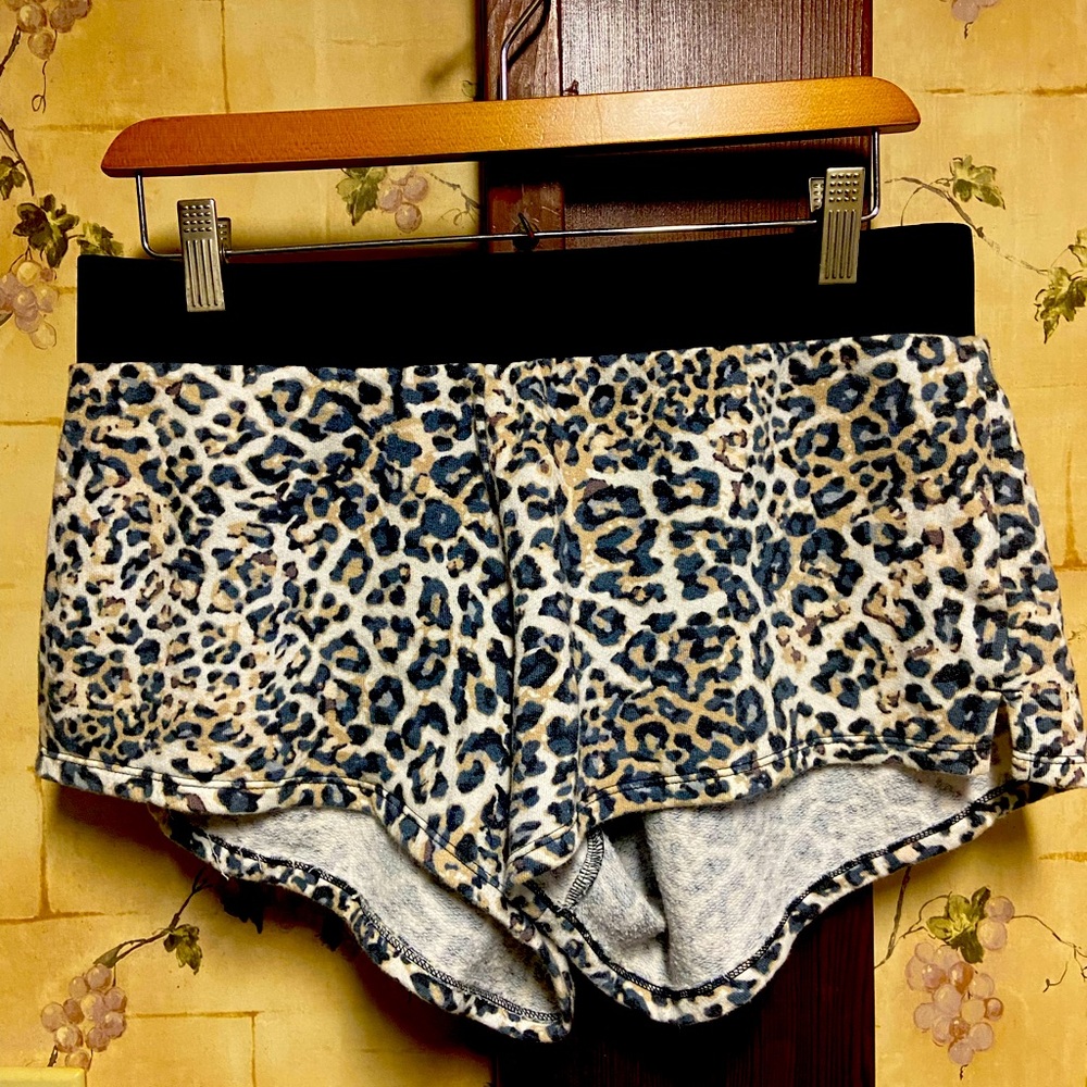 Victoria's Sport Shorts M Leopard Print